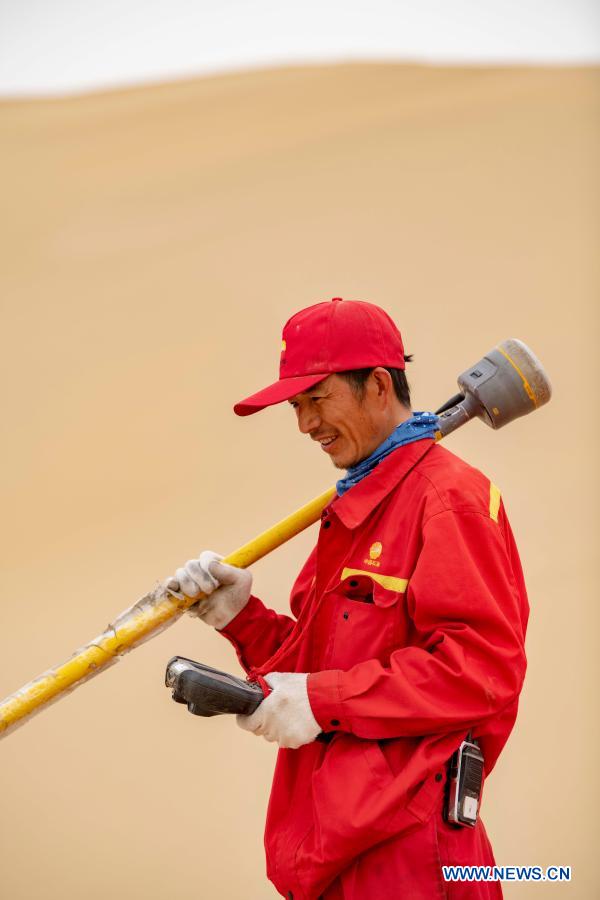 Workers and researchers start geophysical survey work in Taklimakan Desert, Xinjiang