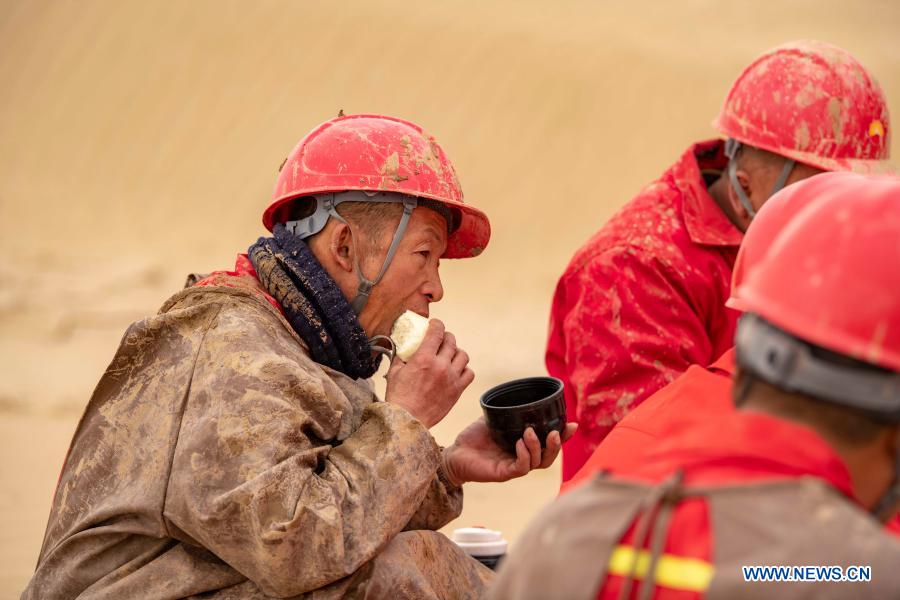Workers and researchers start geophysical survey work in Taklimakan Desert, Xinjiang