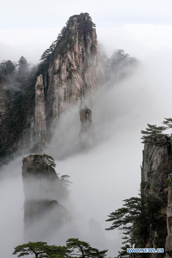 In pics: cloud-shrouded mountain in Huangshan Mountain scenic area in E China