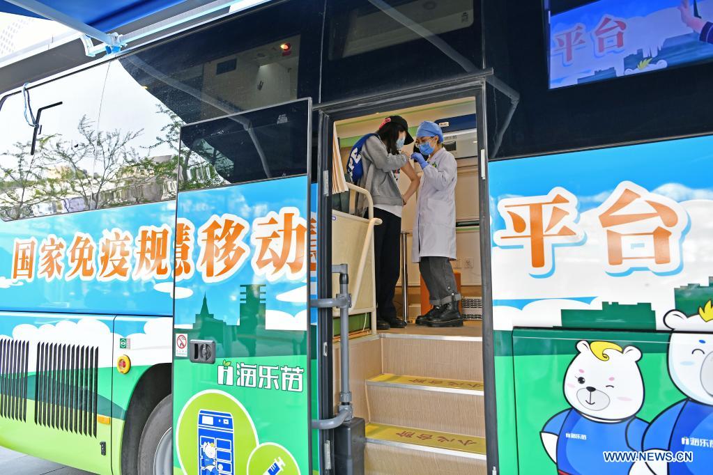 Beijing uses mobile COVID-19 vaccination vehicles to expedite vaccination