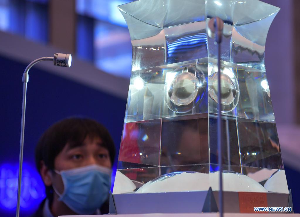 Lunar samples brought back by China's Chang'e-5 probe exhibited at museum