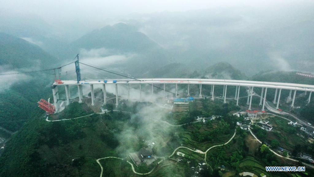 Dafaqu grand bridge of Renhuai-Zunyi expressway under construction in Guizhou