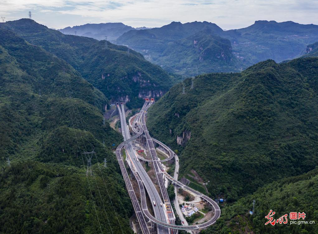 三峡翻坝江北高速公路通过交工验收