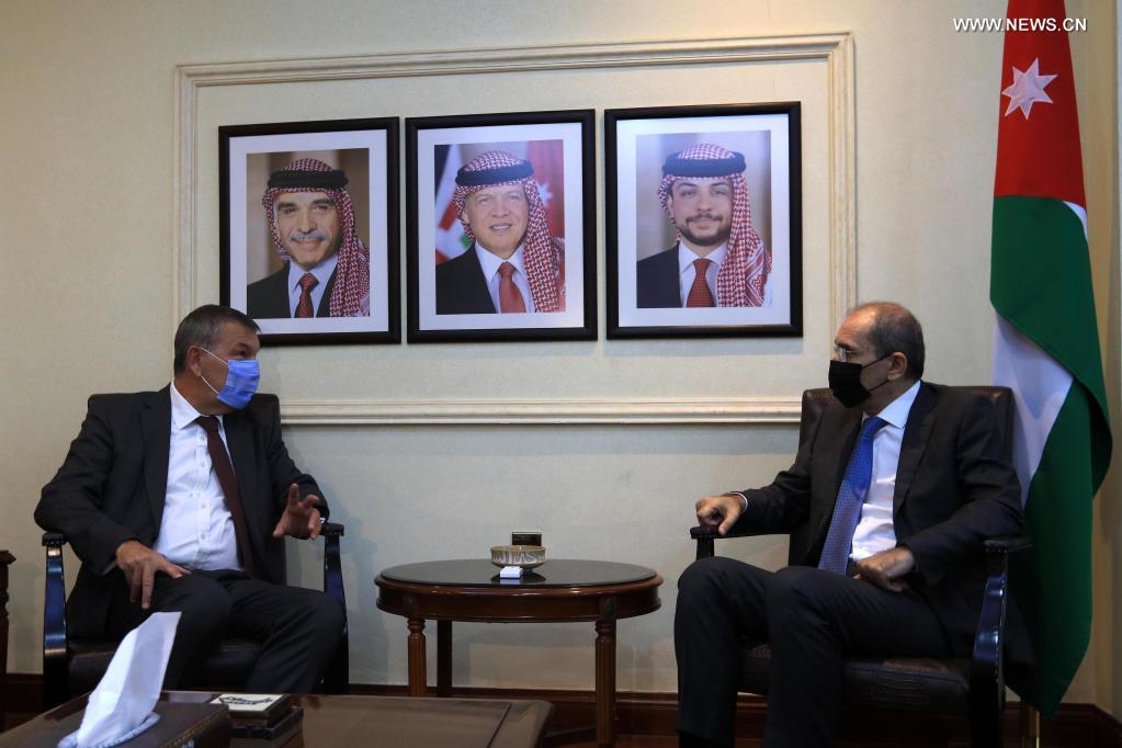 Jordan discusses financial support issues with UNRWA