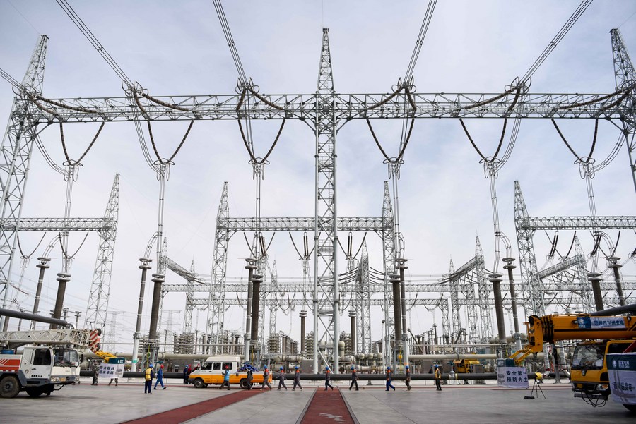 Xinjiang's electricity transmission tops 400 bln kWh