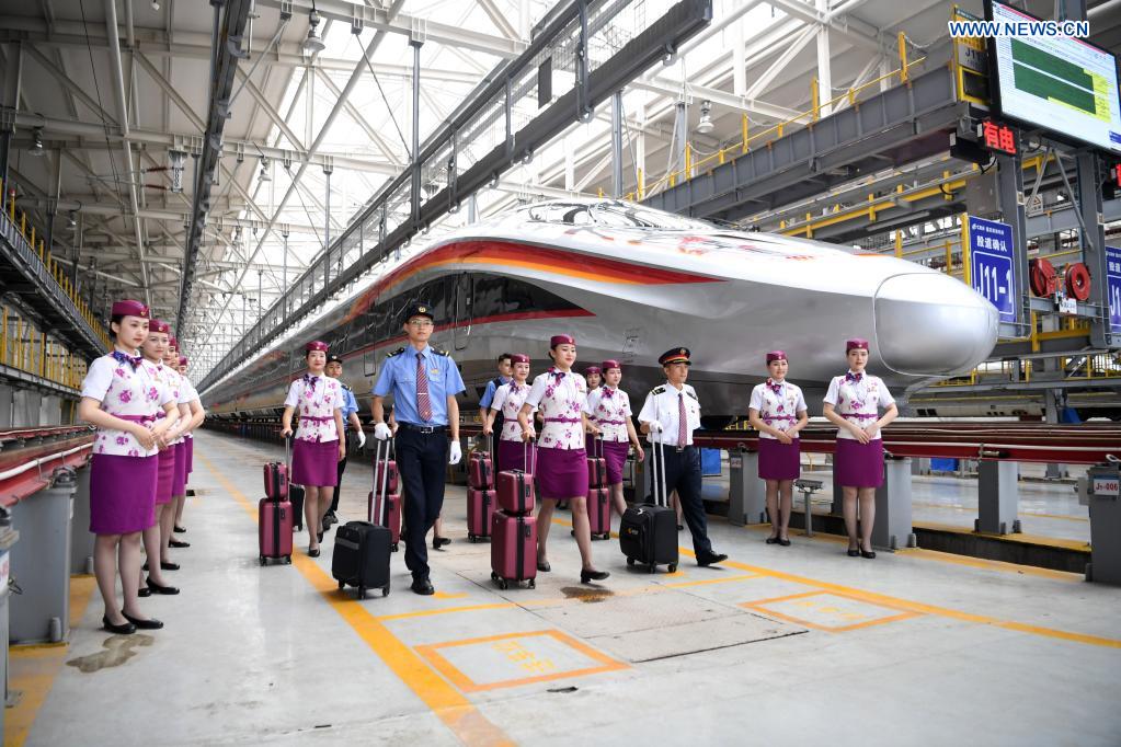 Fuxing intelligent bullet train to be put into service on railway linking Chengdu, Chongqing