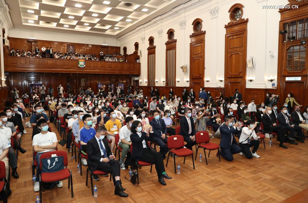 National aerospace scientists give lectures, meet students in Hong Kong