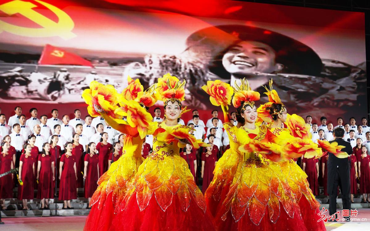 In pics: Chinese people singing red songs in celebration of CPC 100