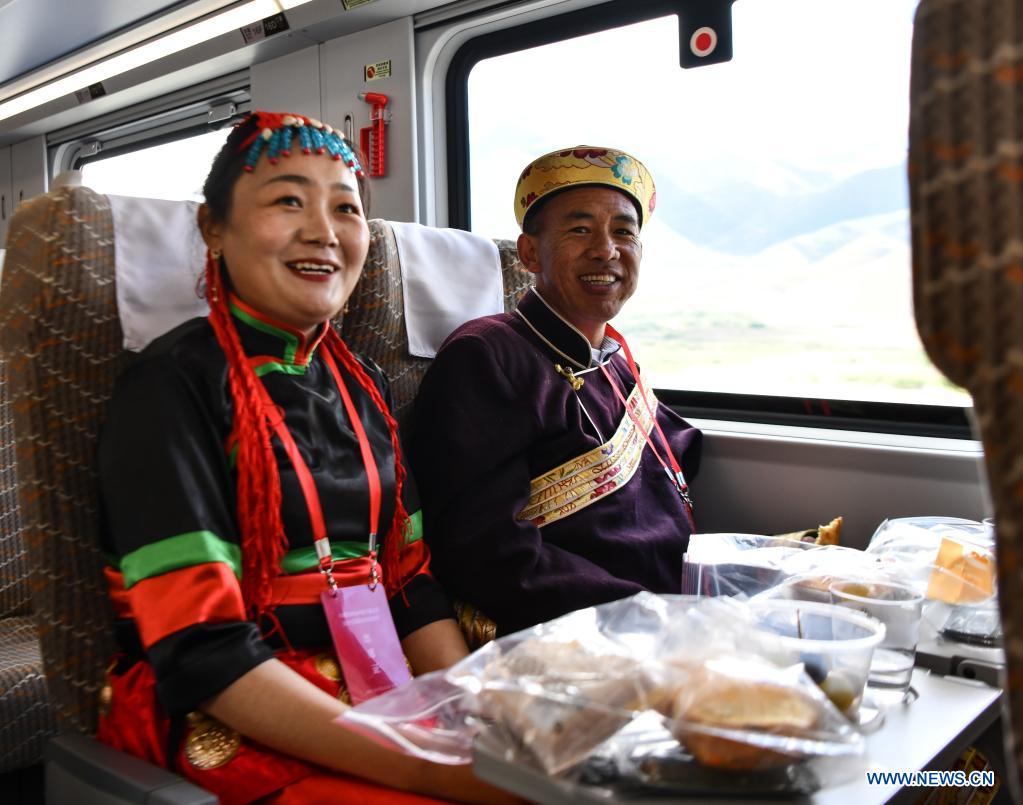 New railway line creates opportunities in Tibet