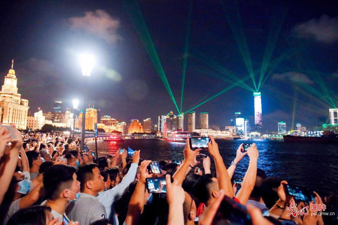 Light show celebrating CPC centenary illuminate the night of SE China's Shanghai