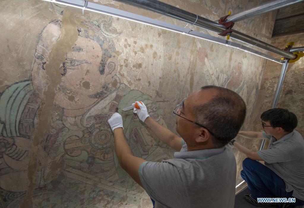 China's largest Taoist temple launches mural restoration