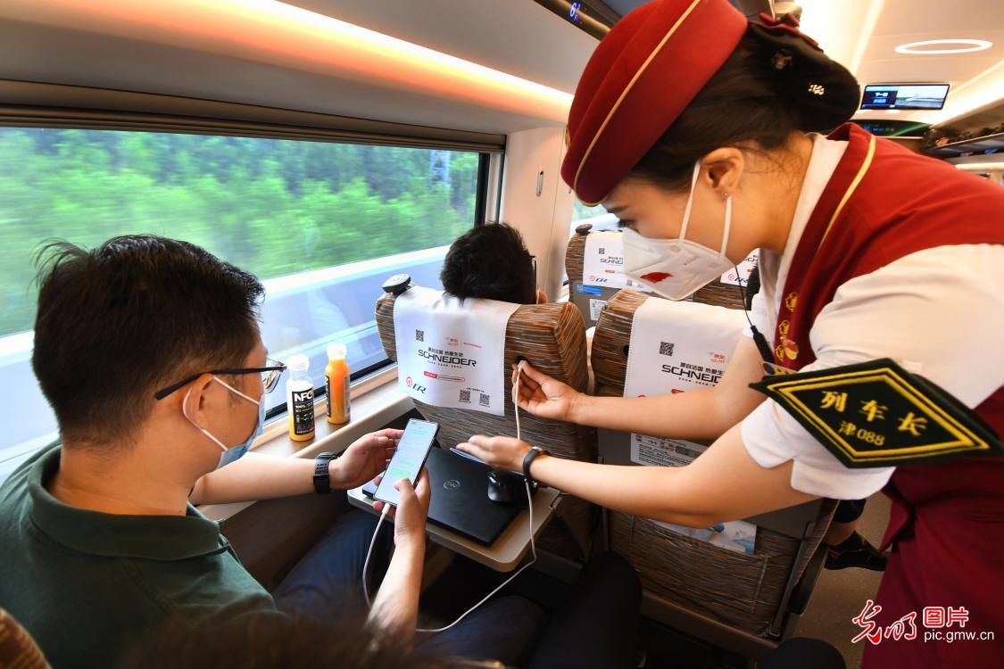 New Fuxing intelligent bullet trains put into service