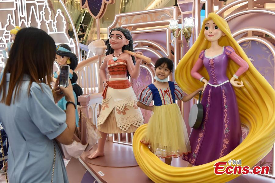 Sculptures of Disney princesses attract young visitors in HK