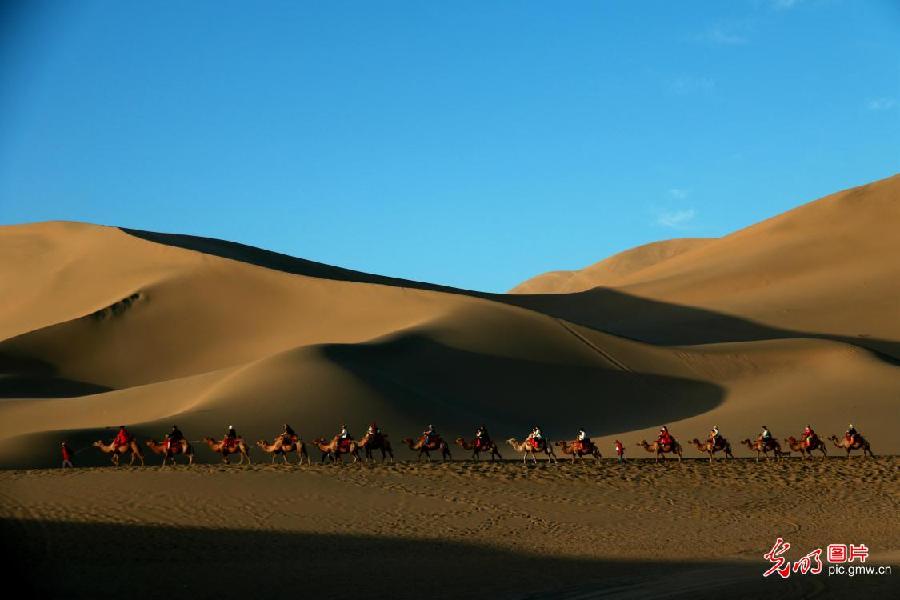 Dunhuang attractions usher in tourism boom