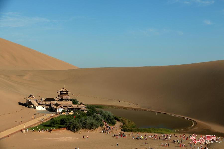 Dunhuang attractions usher in tourism boom