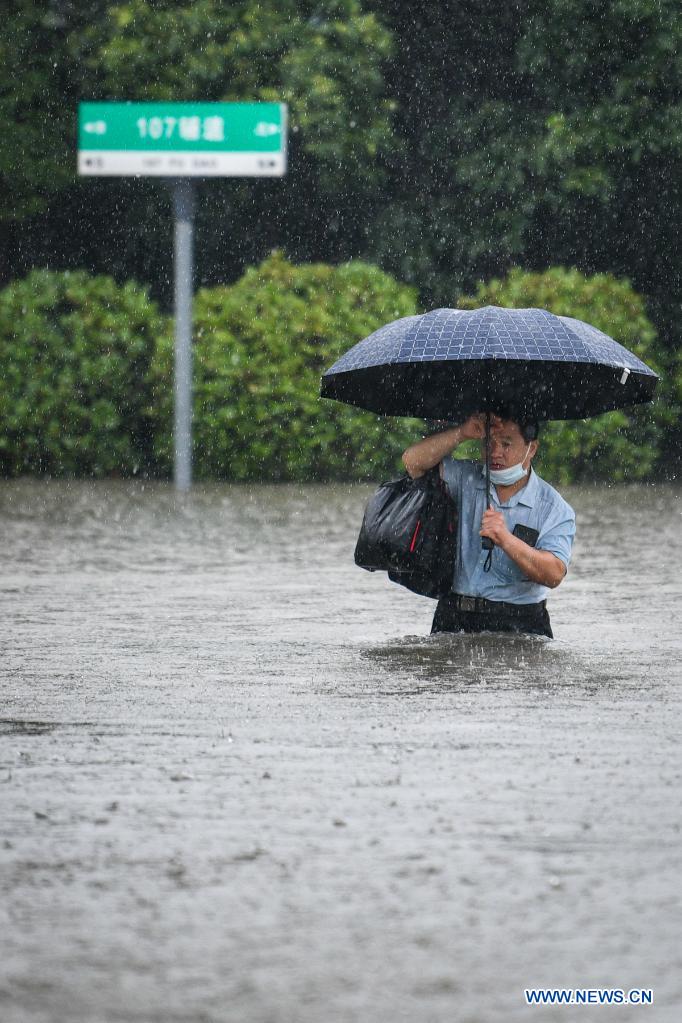 Record rains in central China cause massive disruptions