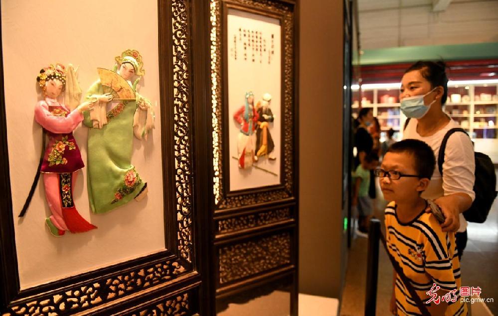 Exhibition on Chinese opera held in N China's Hebei