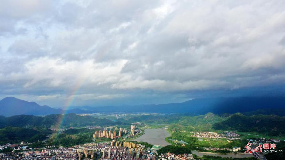 Rainbow seen after storm in SE China's Zhejiang