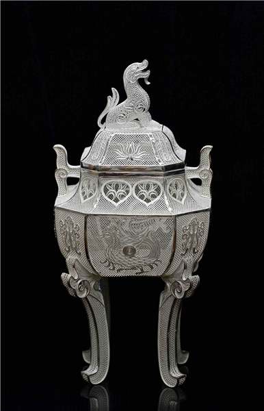 Inheriting the ancient art of silverware making