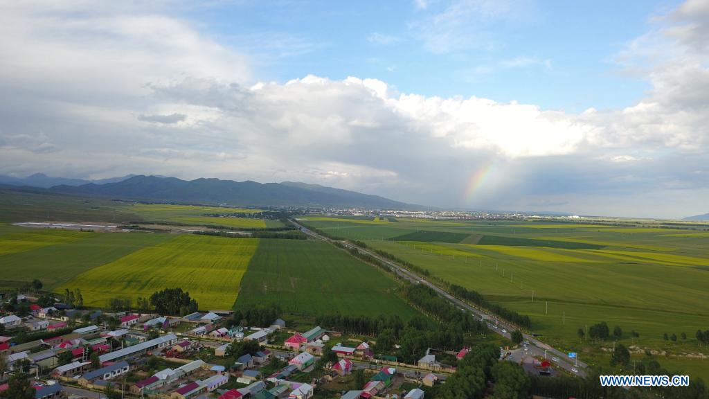 Across China: Xinjiang meteorological workers strive for rainbow forecast accuracy