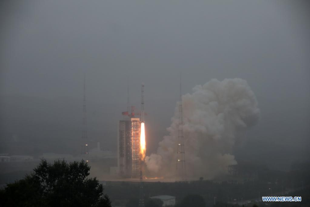 China launches new satellite group
