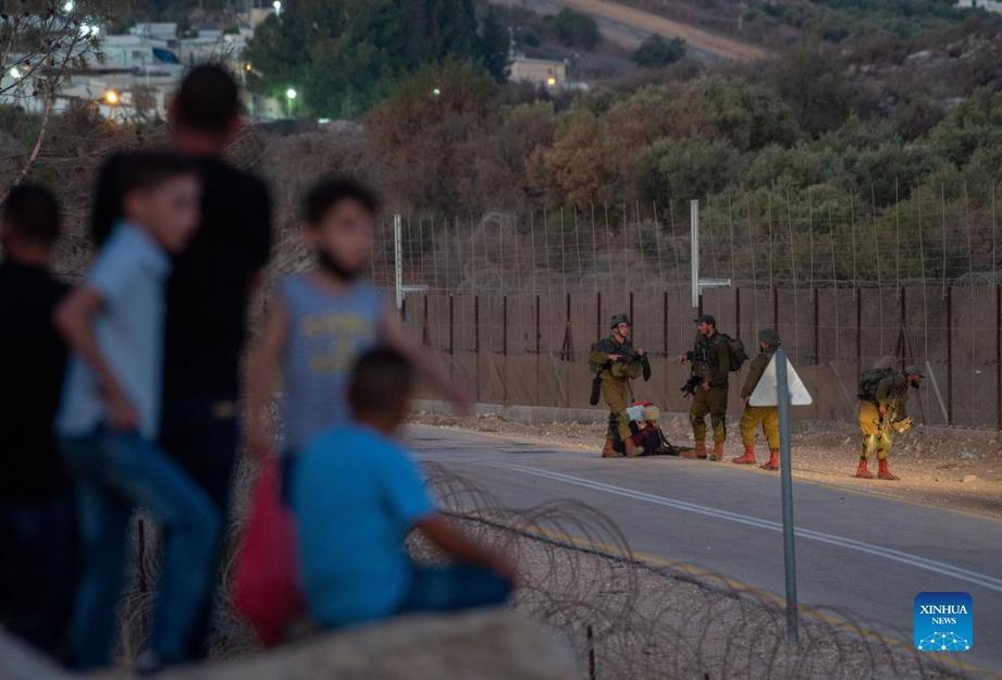Israel extends closure on West Bank, Gaza after jailbreak incident