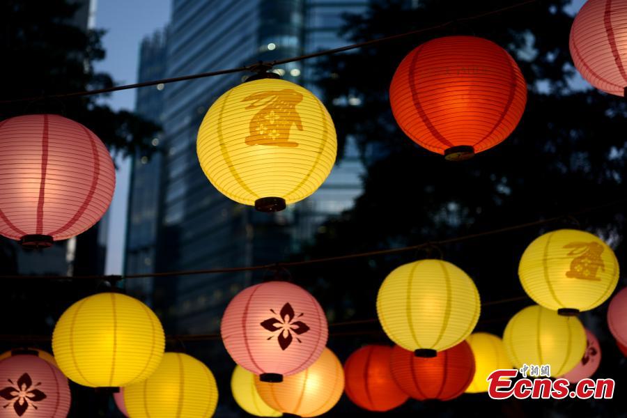 Lantern show held in HK to celebrate upcoming Mid-Autumn Festival