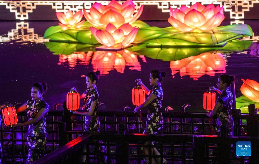 Lantern fair held to celebrate Mid-Autumn Festival in Jiangsu