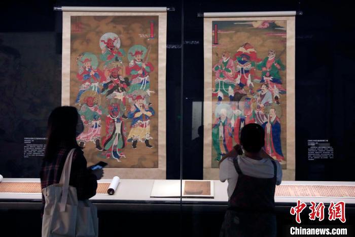 Exhibition featuring traditional Chinese medicine relics kicks off in Chengdu