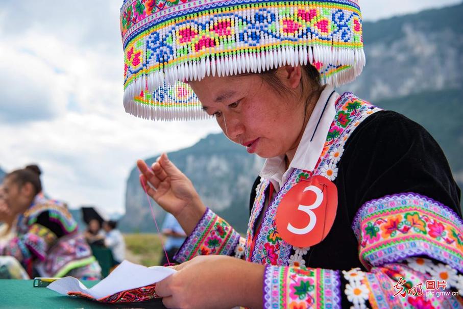 Embroidery competition starts in SW China's Guizhou
