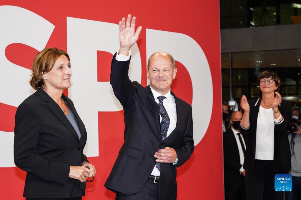 SPD leads slightly in German federal election, situation not yet clear