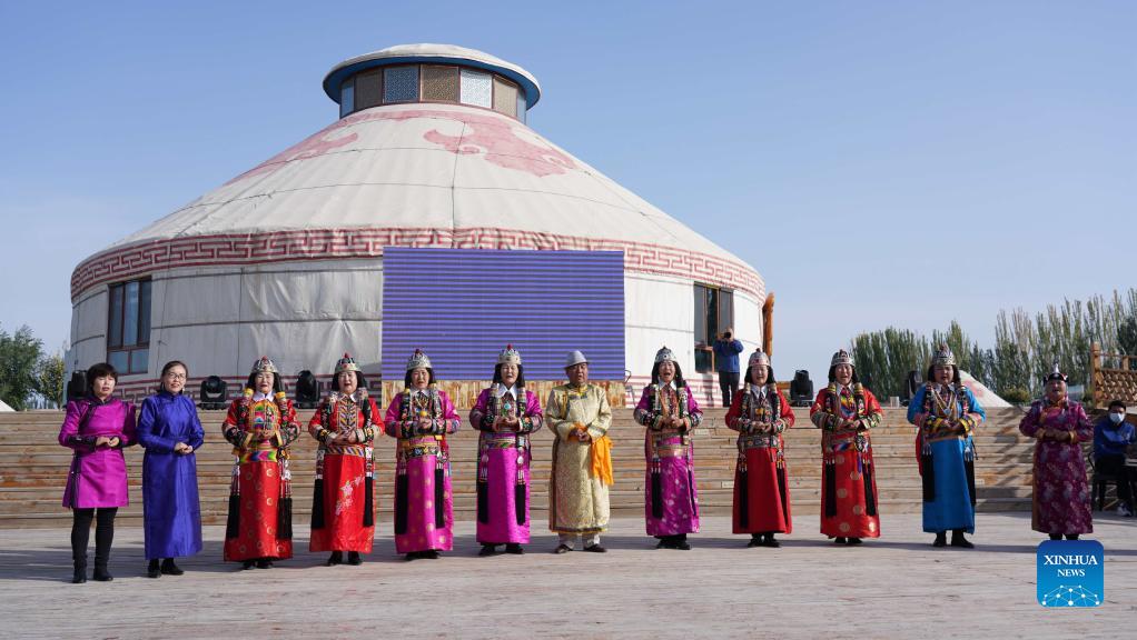 Across China: Tourism helps promote intangible cultural heritage in Xinjiang