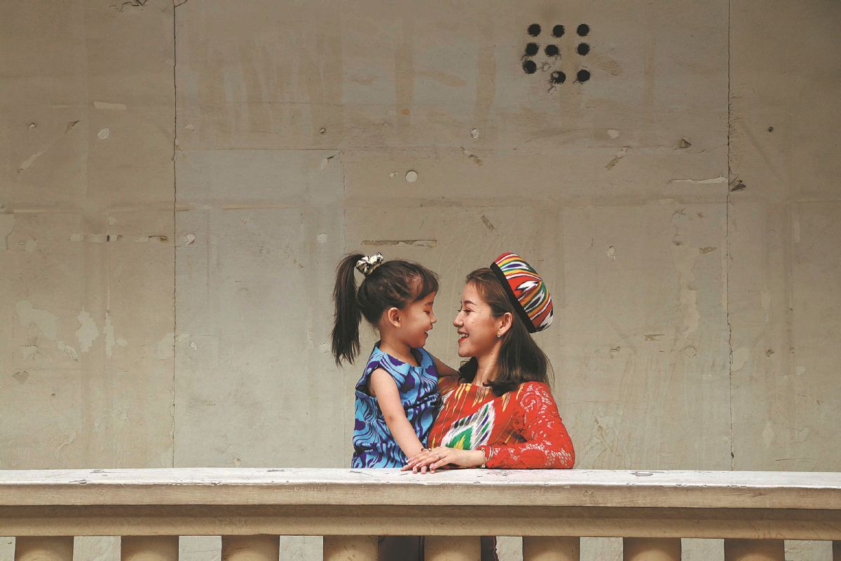 Uygur women take to social media in Xinjiang