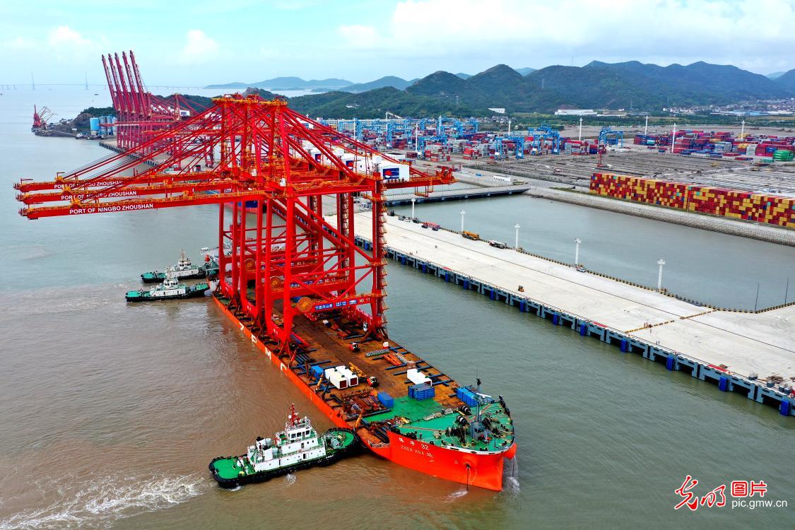 Automated bridge cranes introduced to E China’s Zhejiang