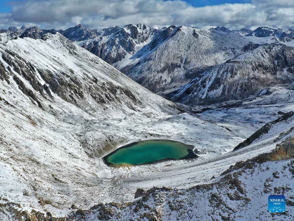 In pics: scenery of snow-covered mountain in Sichuan