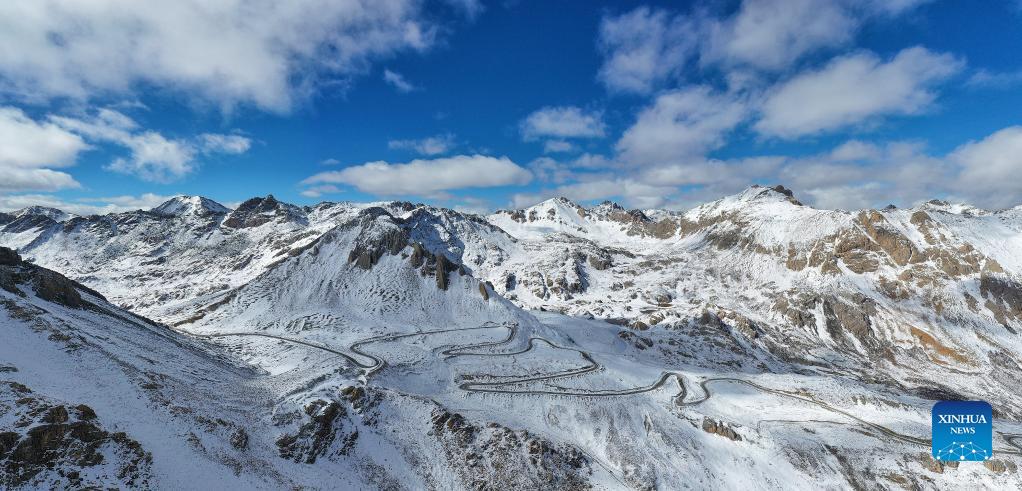 In pics: scenery of snow-covered mountain in Sichuan