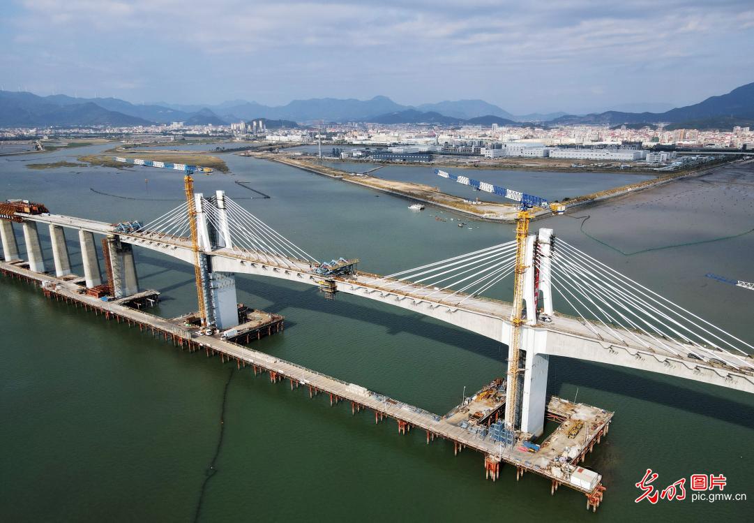 Fuzhou-Xiamen Meizhou Bay Cross-Sea Bridge successfully connected