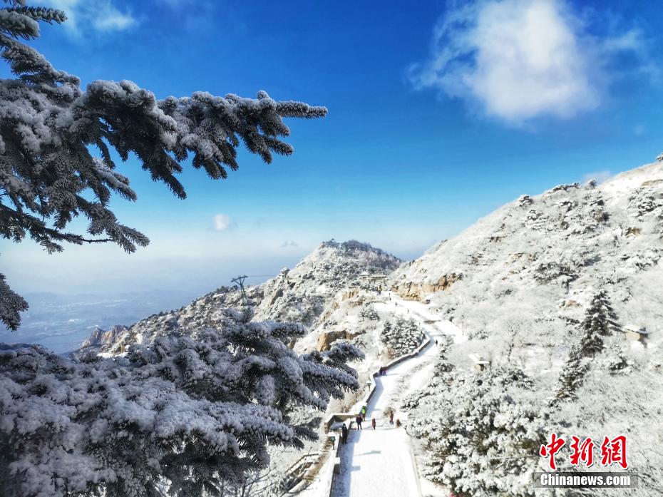 Picturesque Scenery of Mount Tai after snow
