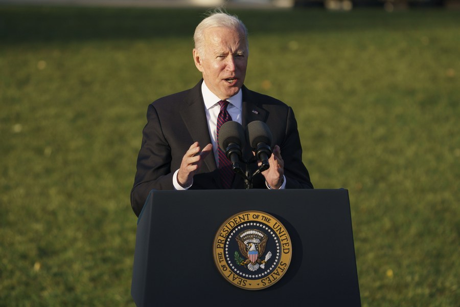 Biden unveils new measures against COVID-19 as U.S. confirms 2nd Omicron case