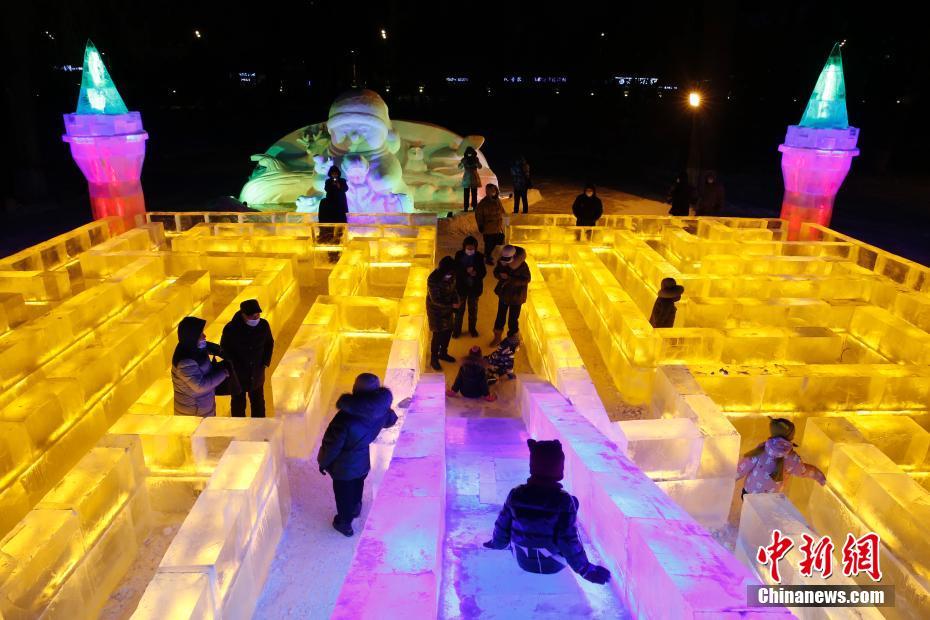 The 48th Harbin Ice Lantern Festival welcomes visitors free of charge