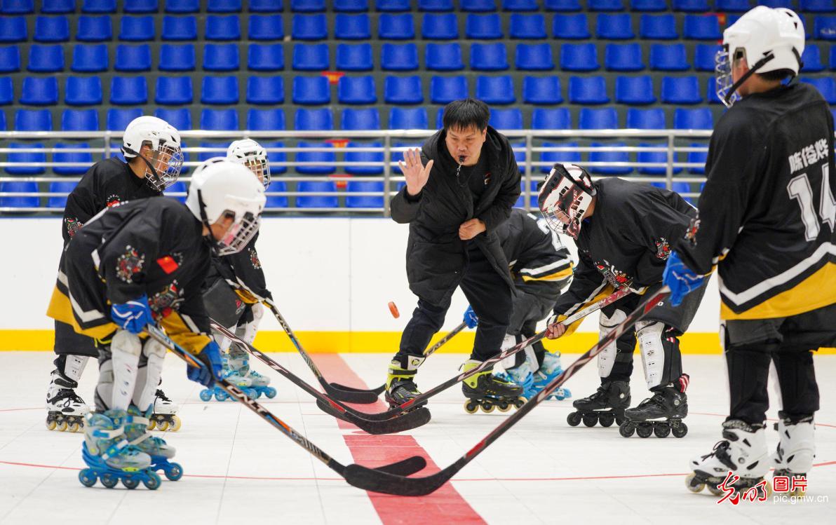 Southern teenagers enjoy ice hocky games and welcome Olympics