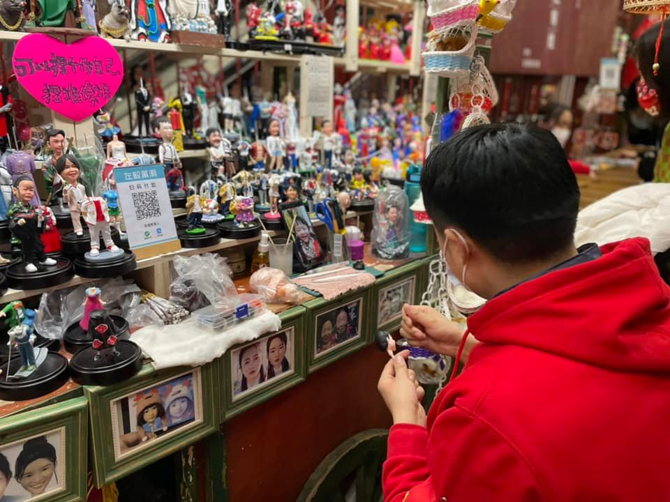 Scene-immersive experience of traditional Beijing at Peace & Dessert Chinese Pastry Shop