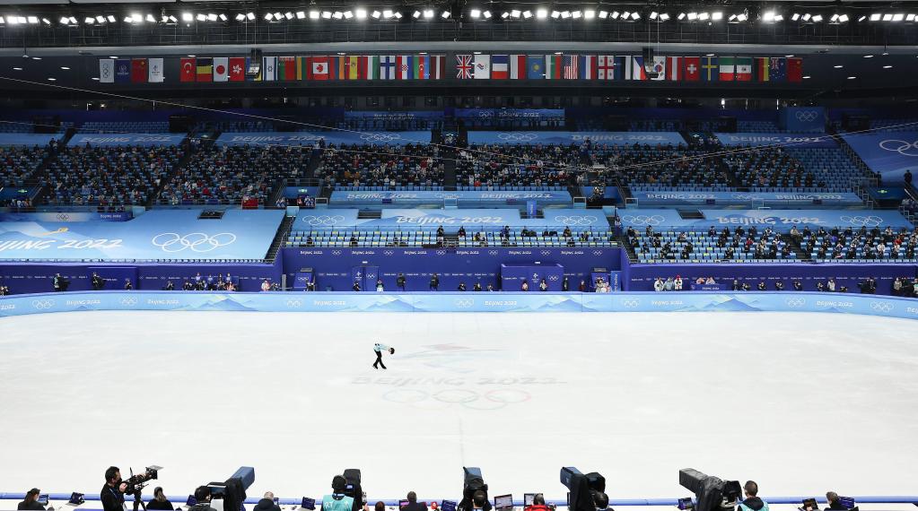 Hanyu Yuzuru becomes the first skater in history to execute quadruple Axel on international stage