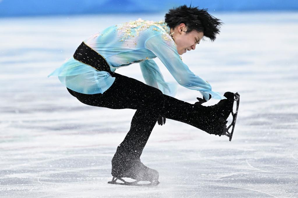 Hanyu Yuzuru becomes the first skater in history to execute quadruple Axel on international stage