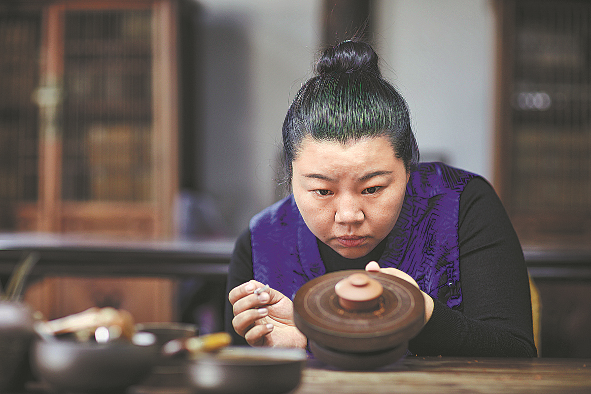 Ceramist to promote heritage projects