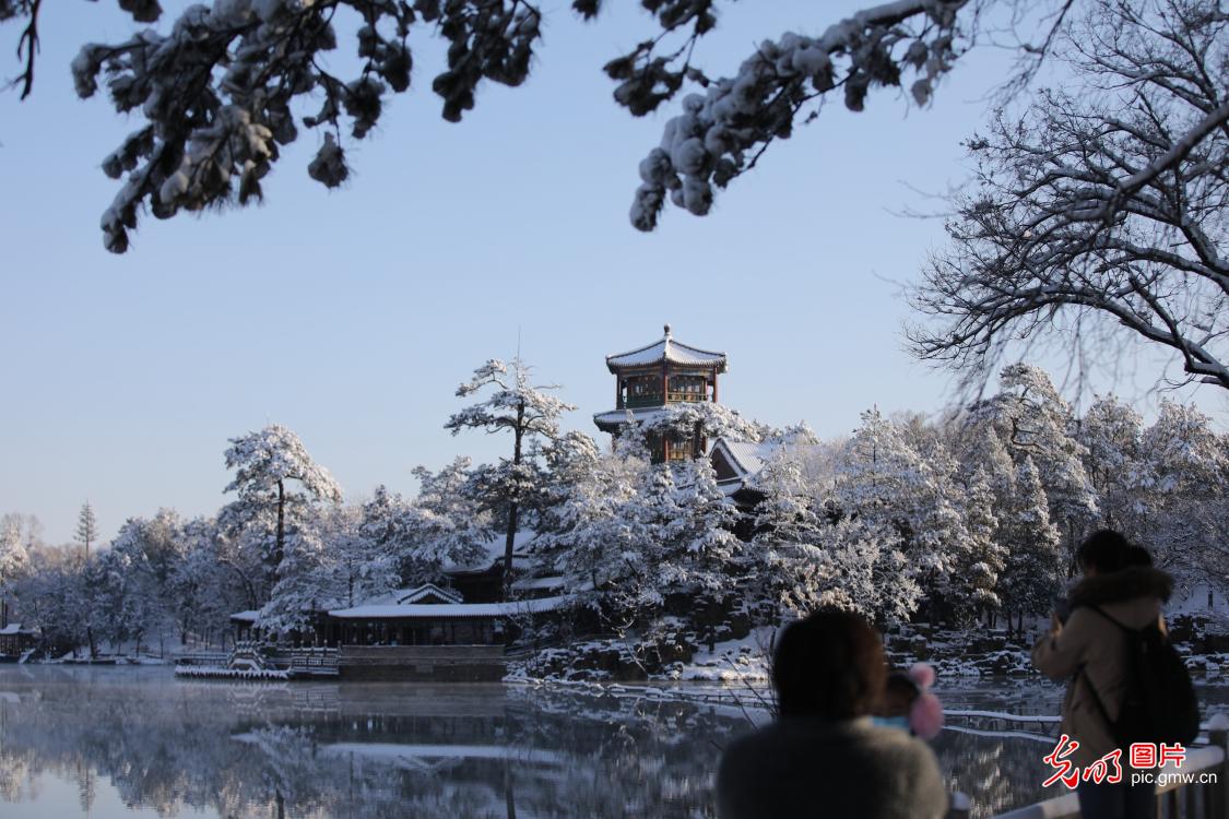 Scenery of spring snow at Chengde Summer Resort