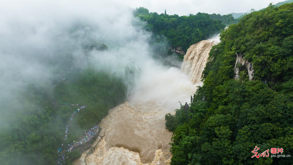 Huangguoshu Waterfall reaches maximum water inflow this year