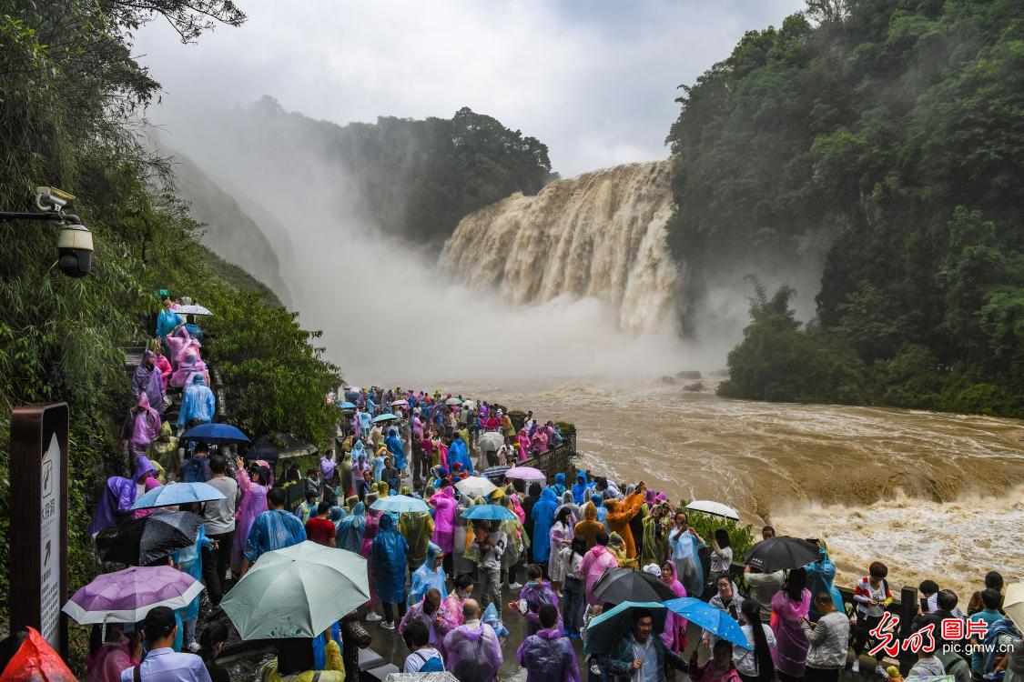 Huangguoshu Waterfall reaches maximum water inflow this year