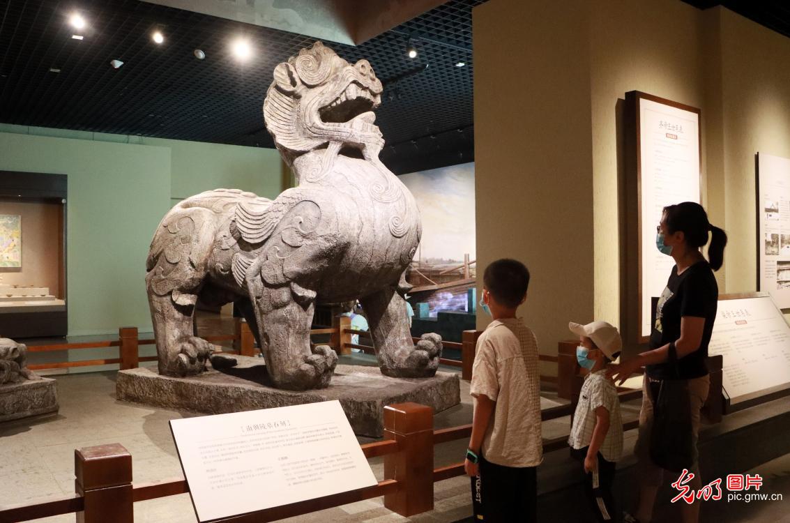 Children visiting museum during summer vacation in E China's Jiangsu