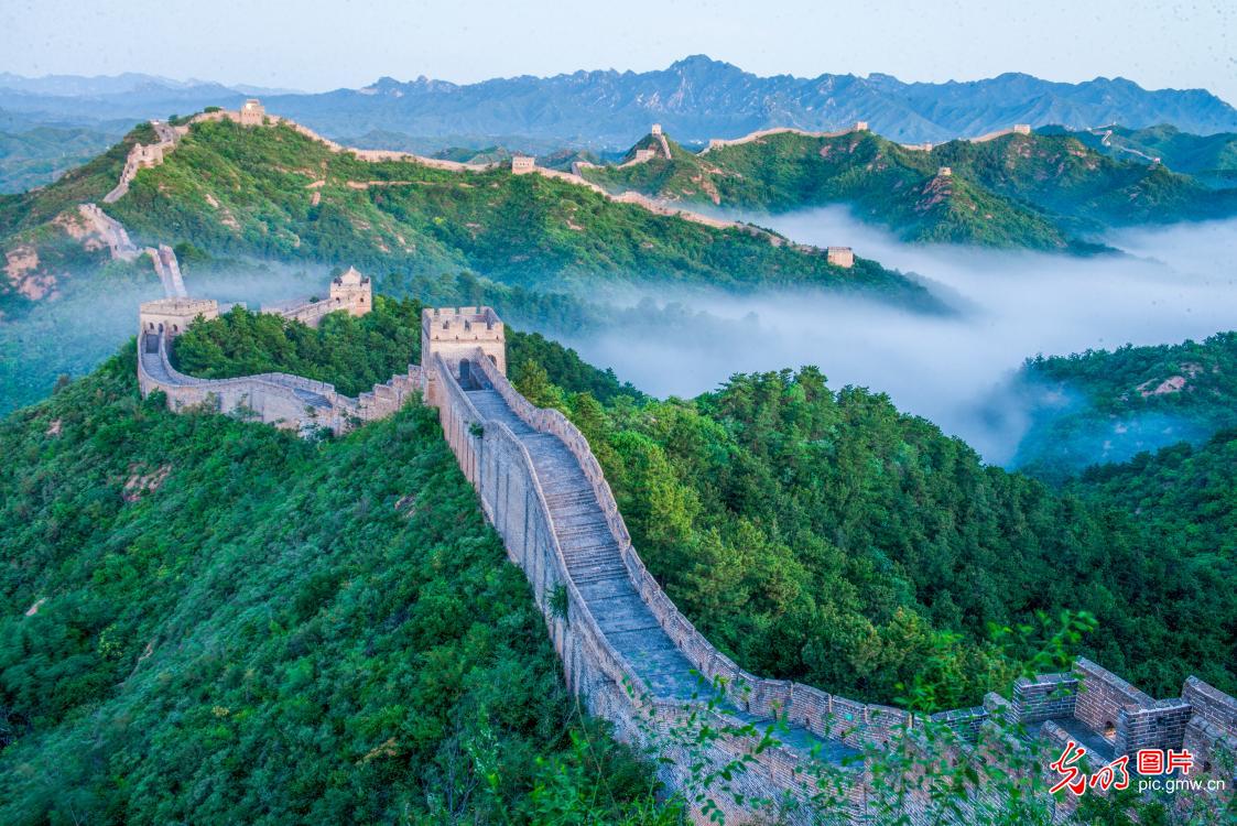 Cloud scenery at Jinshanling Great Wall